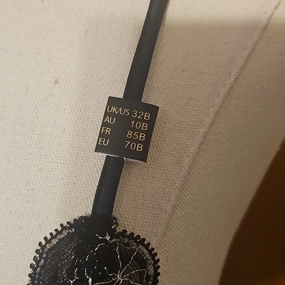 Dita Von Teese Countess Bra - Picture 2 of 8